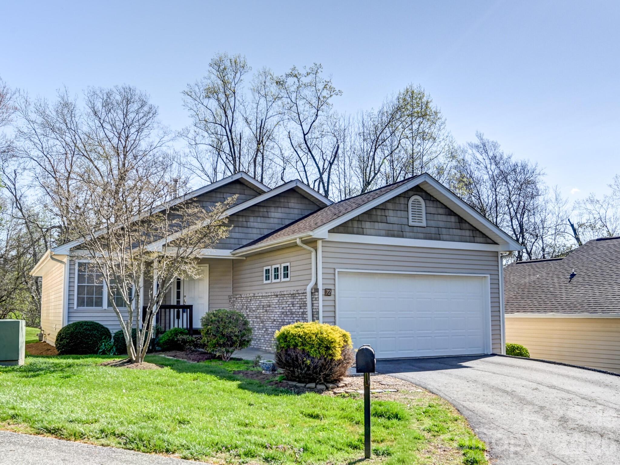 72 Creeks End Circle Mills River NC 28759