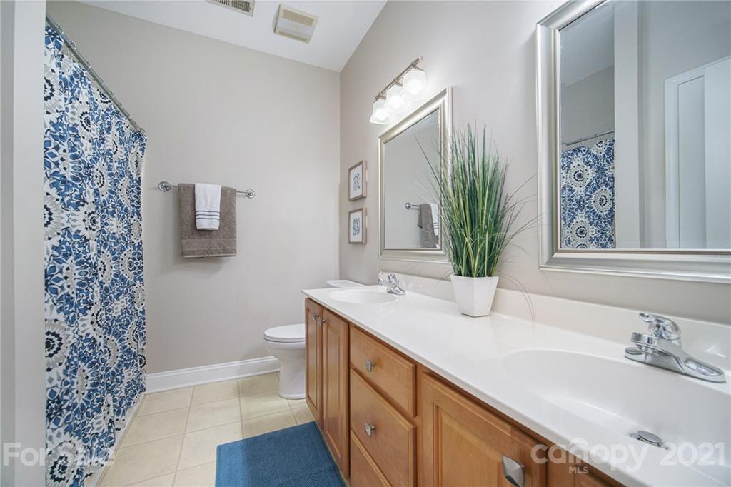 1715 Sanridge Wind Lane Charlotte NC 28262