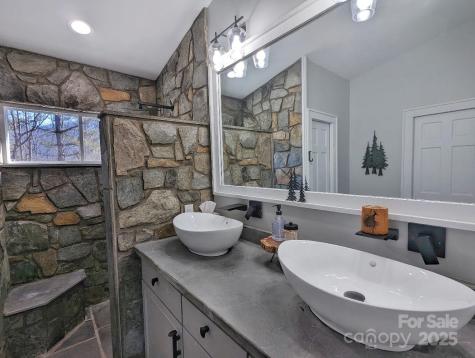 600 Pinewood Drive Waynesville NC 28786