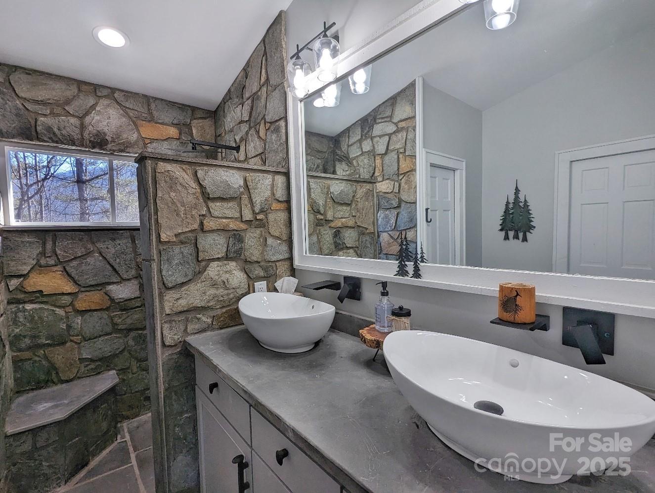 600 Pinewood Drive Waynesville NC 28786