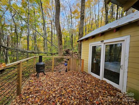 25 Hollow Log Road Burnsville NC 28714