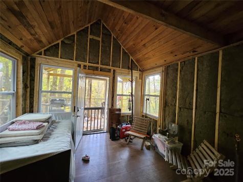 25 Hollow Log Road Burnsville NC 28714