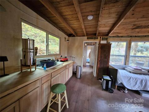 25 Hollow Log Road Burnsville NC 28714