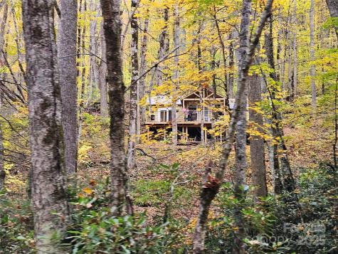 25 Hollow Log Road Burnsville NC 28714