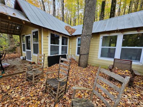 25 Hollow Log Road Burnsville NC 28714