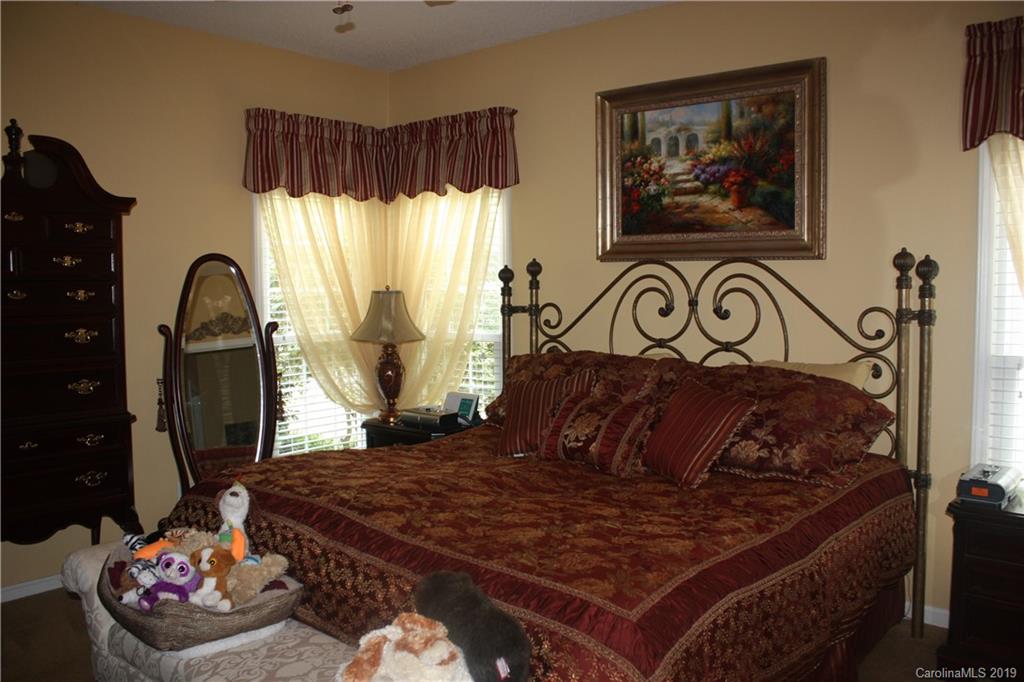 11026 Falls Branch Lane Charlotte NC 28214