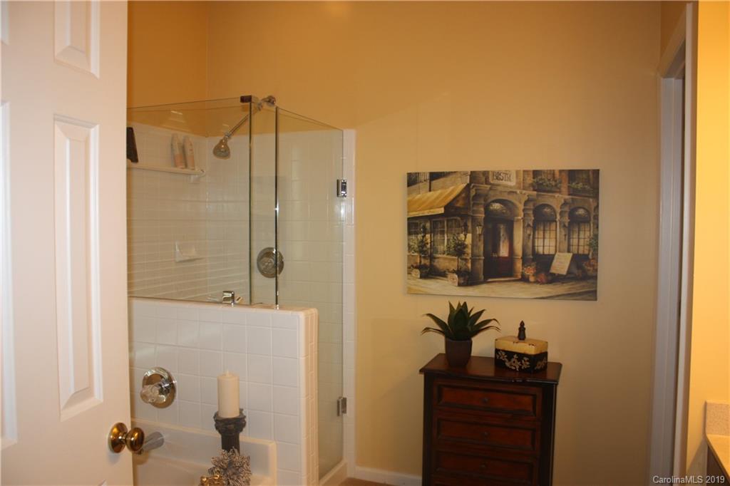 11026 Falls Branch Lane Charlotte NC 28214