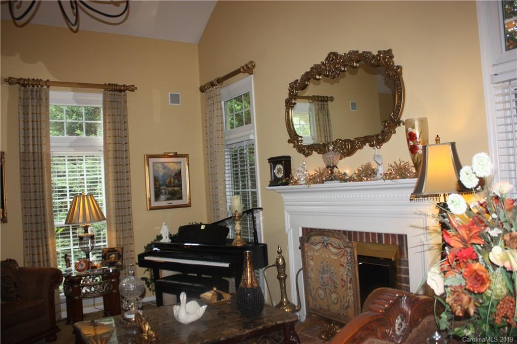 11026 Falls Branch Lane Charlotte NC 28214