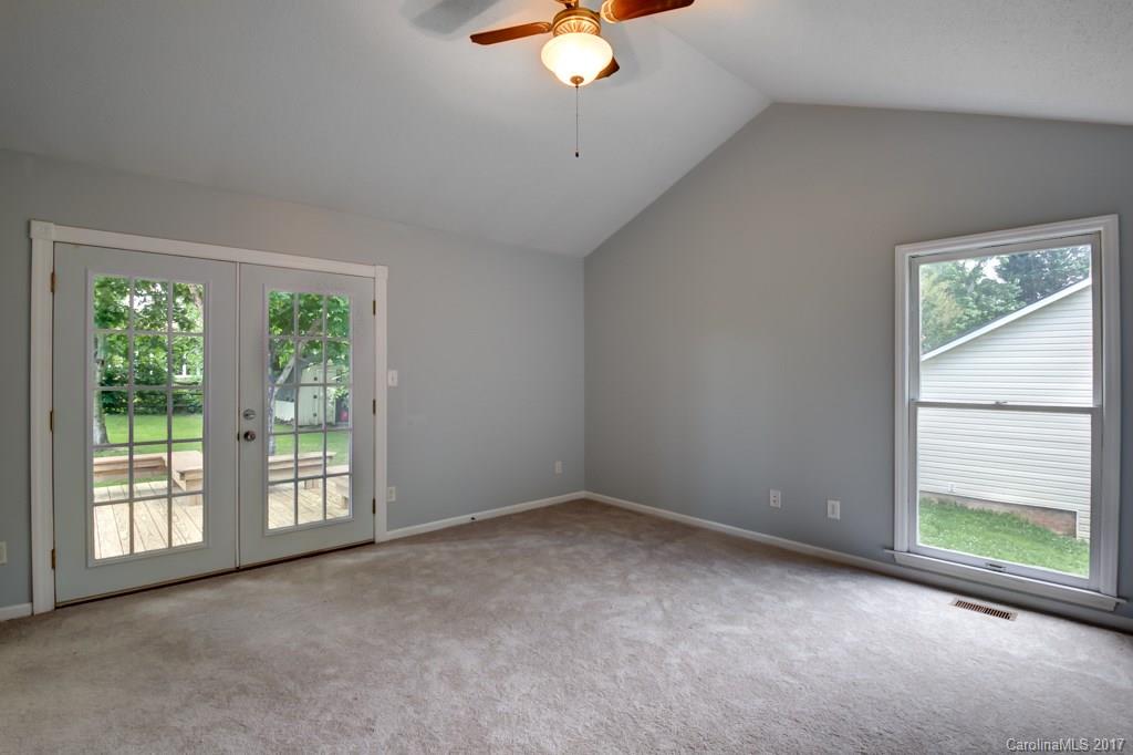 2809 Bustlehead Court Charlotte NC 28262
