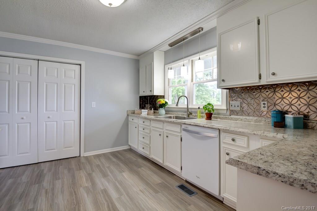 2809 Bustlehead Court Charlotte NC 28262