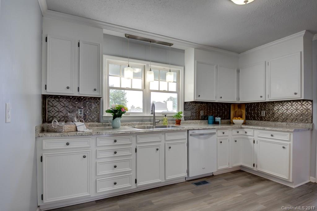 2809 Bustlehead Court Charlotte NC 28262