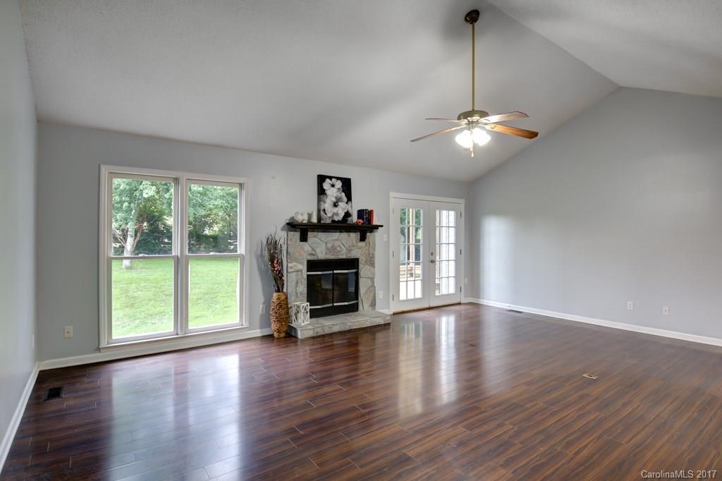 2809 Bustlehead Court Charlotte NC 28262