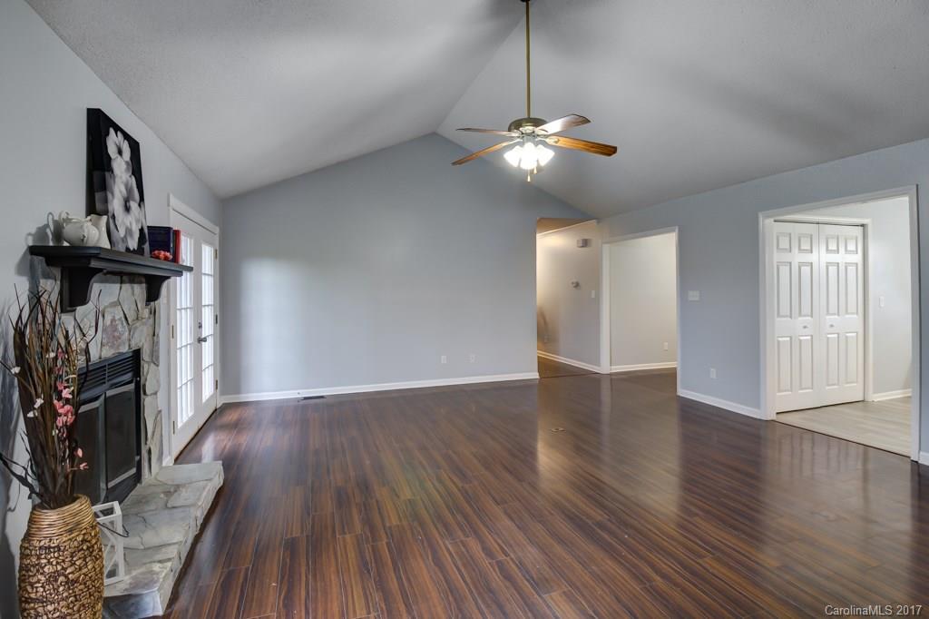 2809 Bustlehead Court Charlotte NC 28262