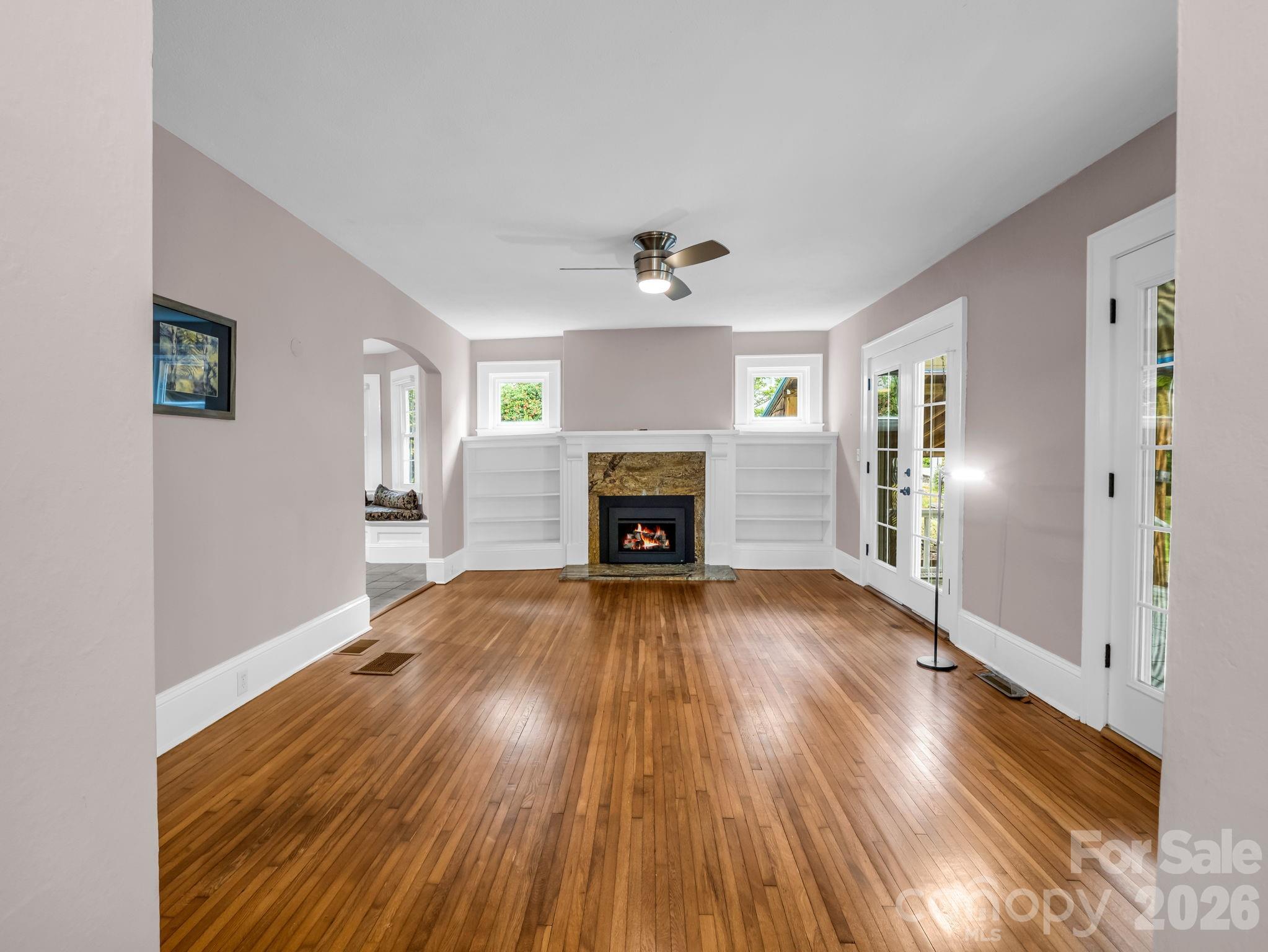 104 W Lake Avenue Hendersonville NC 28739