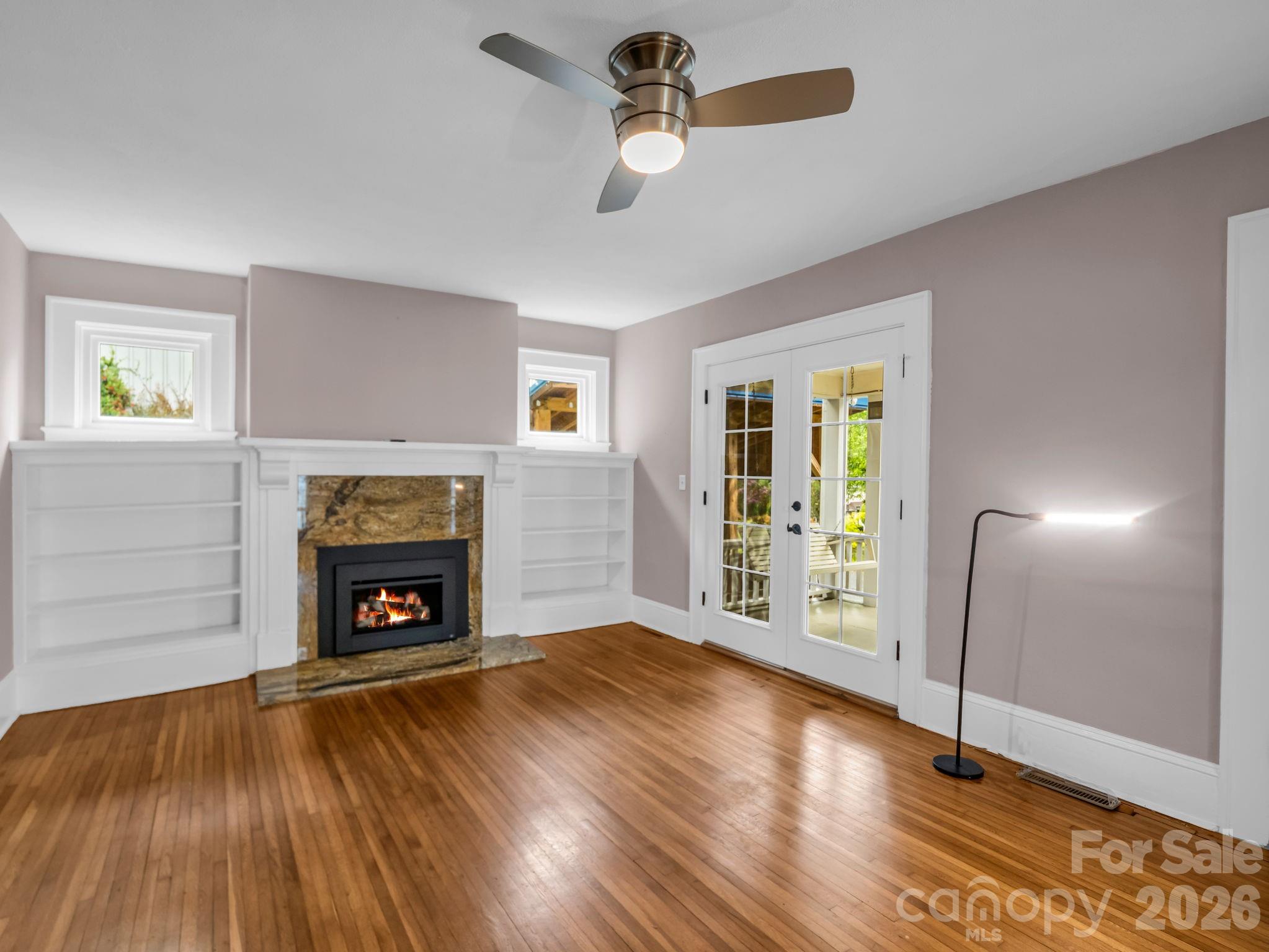 104 W Lake Avenue Hendersonville NC 28739