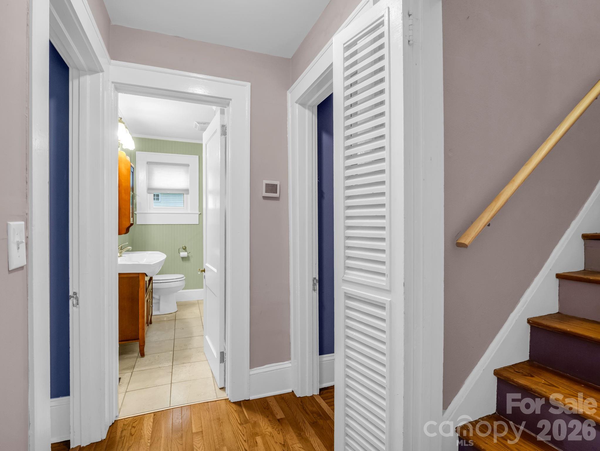 104 W Lake Avenue Hendersonville NC 28739