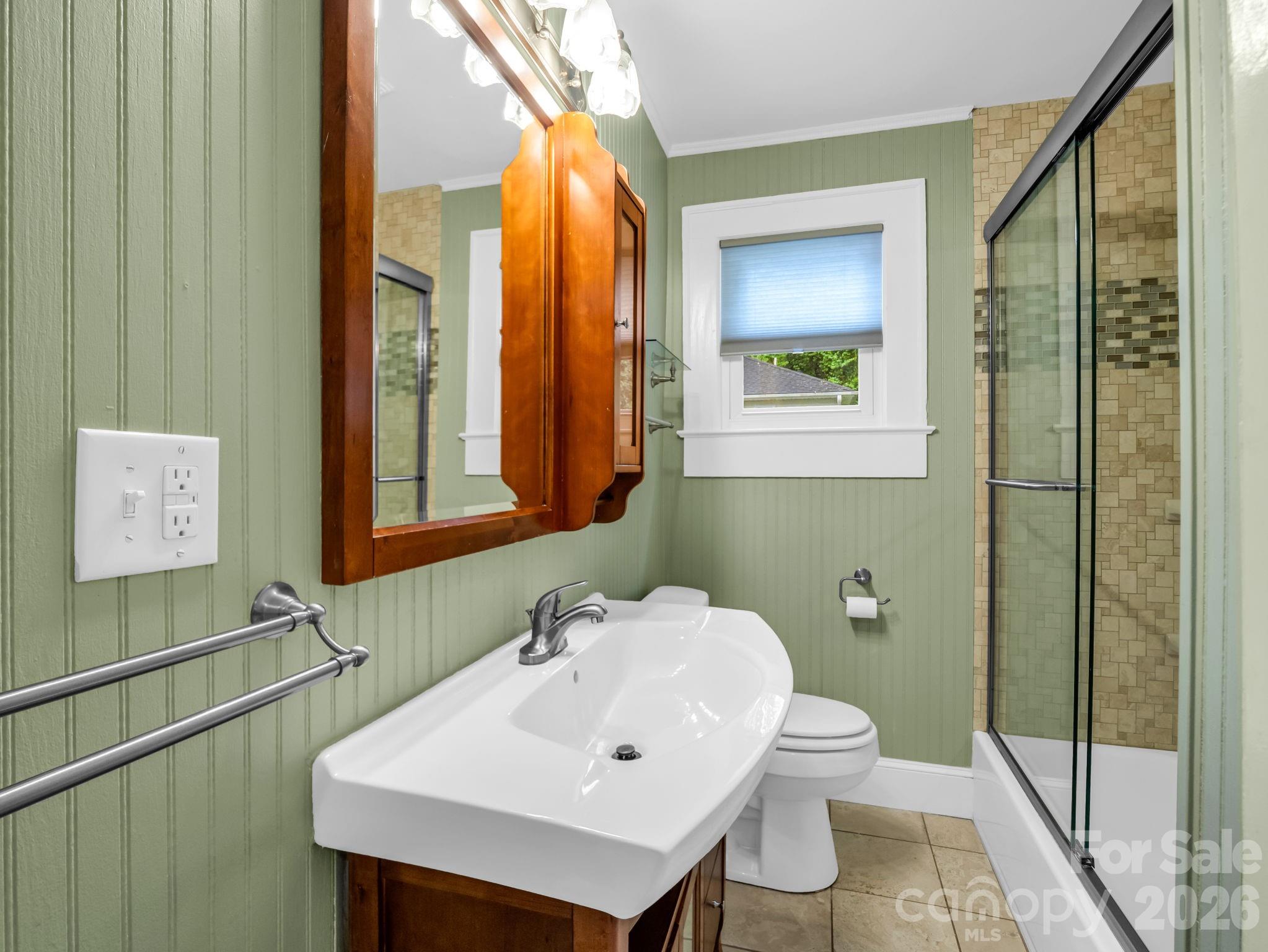 104 W Lake Avenue Hendersonville NC 28739