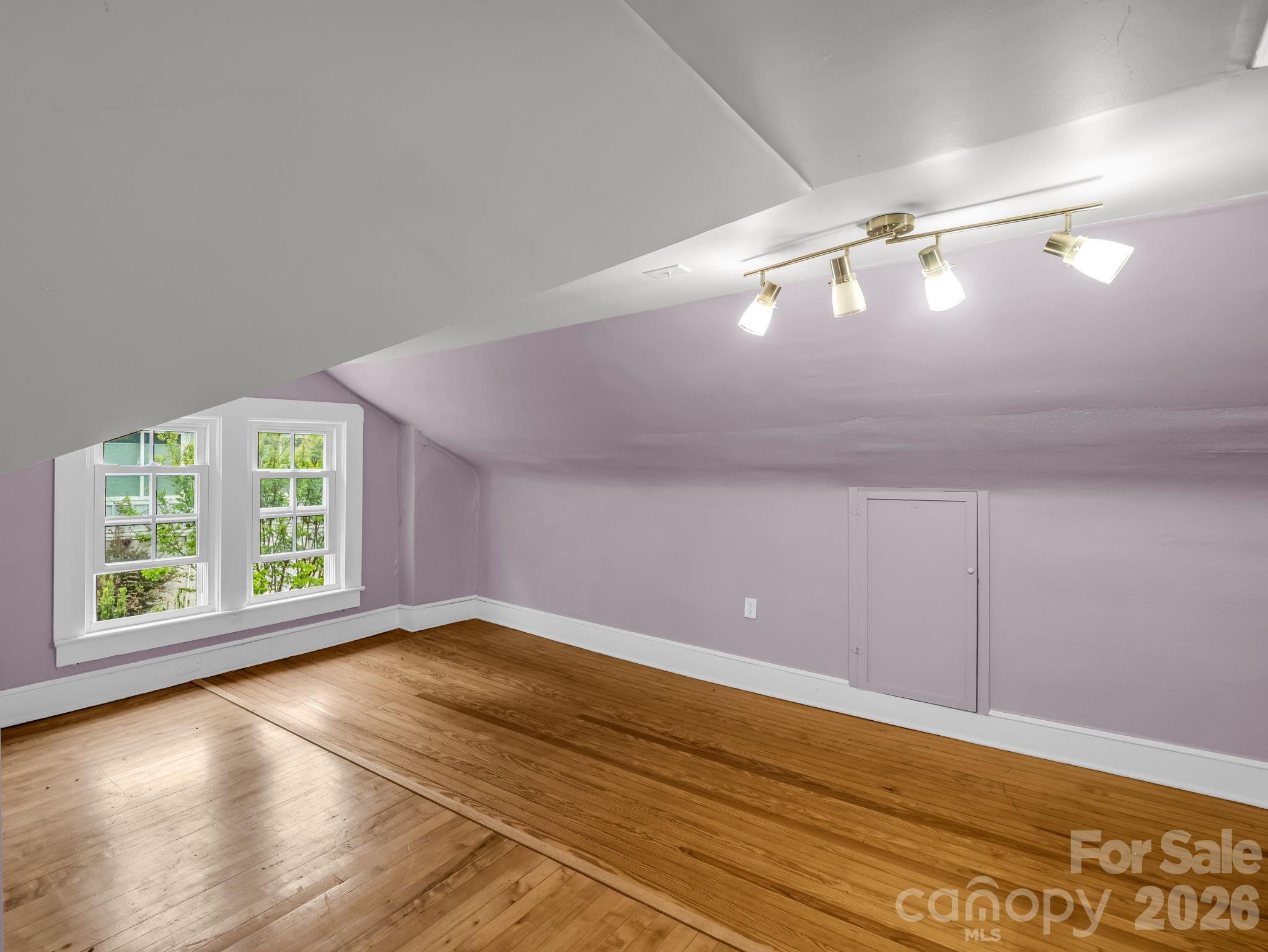 104 W Lake Avenue Hendersonville NC 28739