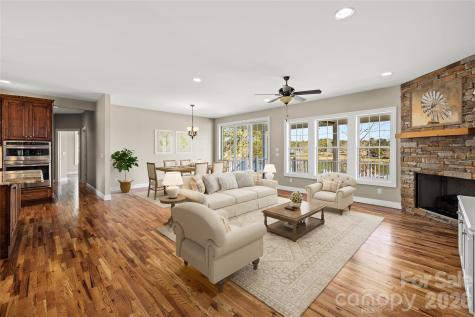 490 Mapleton Lane Columbus NC 28722