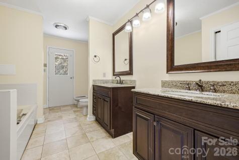 8 Covewood Road Asheville NC 28805