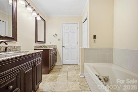 8 Covewood Road Asheville NC 28805