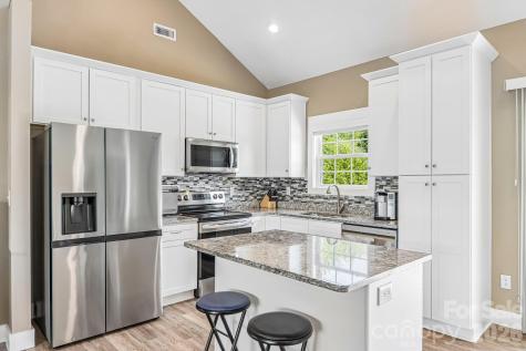 464 Riverwind Drive Hendersonville NC 28739