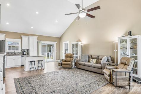 464 Riverwind Drive Hendersonville NC 28739