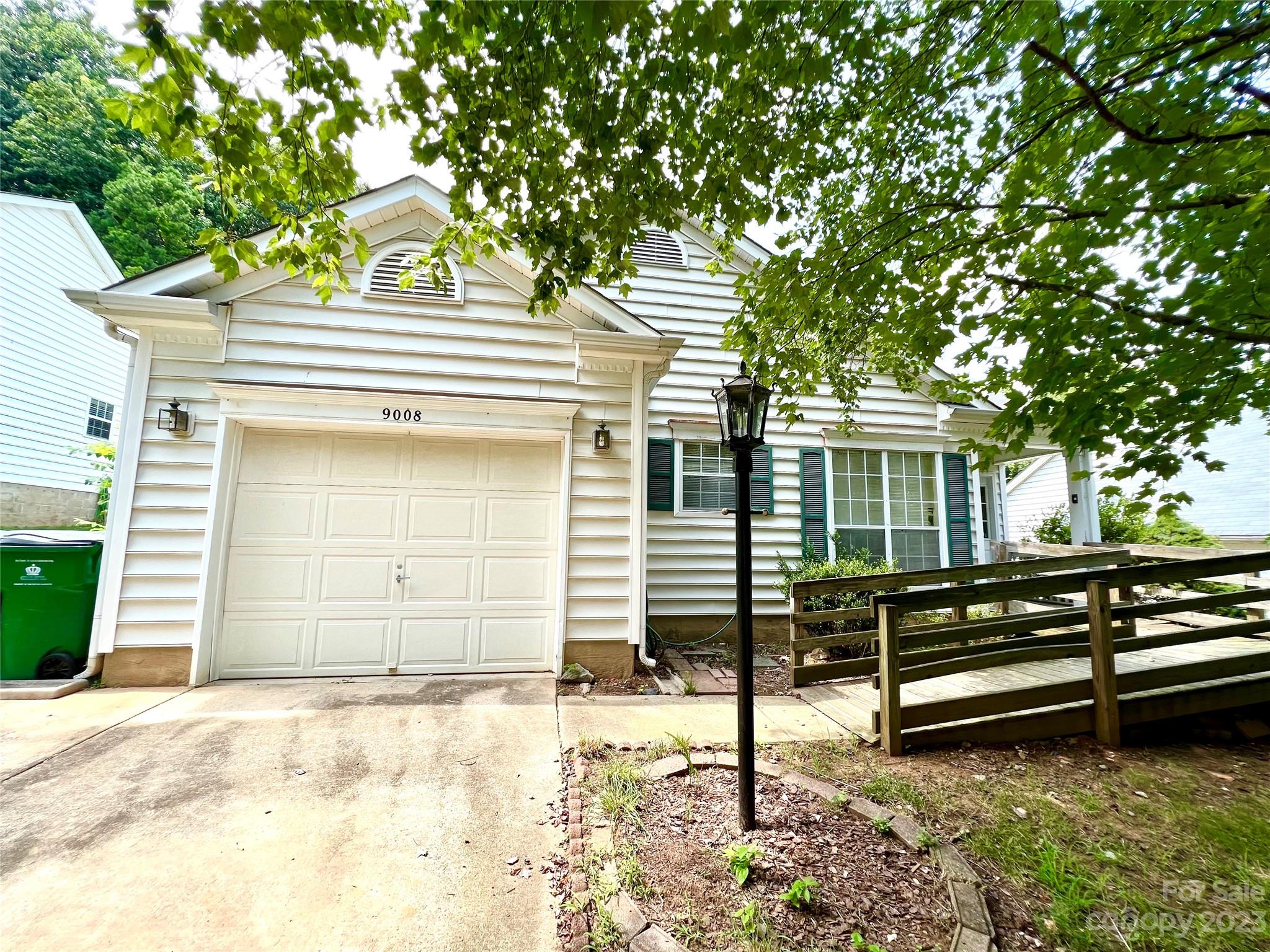 9008 Little Hampton Place Charlotte NC 28215