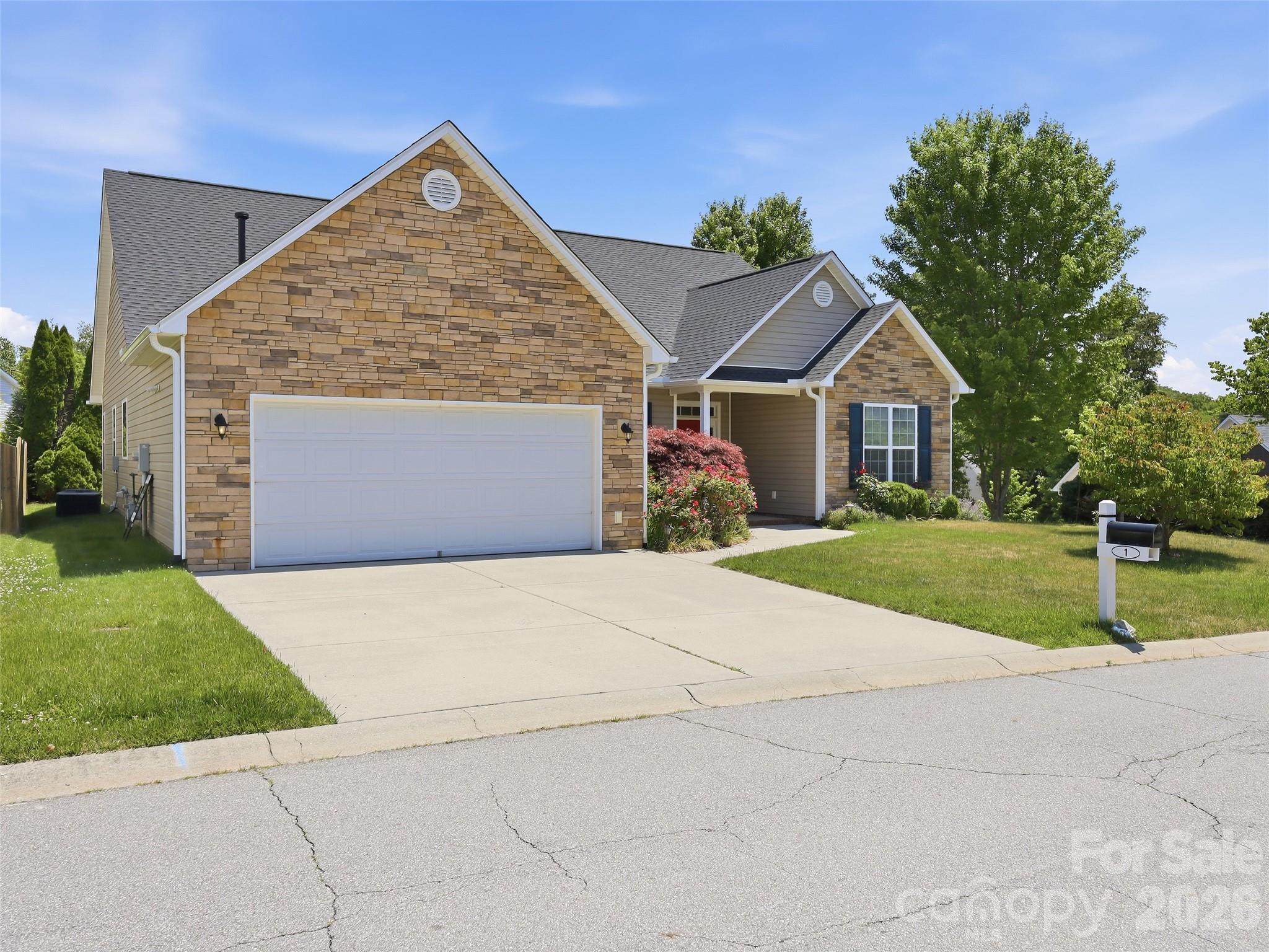 1 Breyerton Court Asheville NC 28804