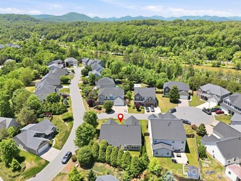 1 Breyerton Court Asheville NC 28804