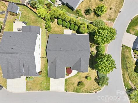1 Breyerton Court Asheville NC 28804