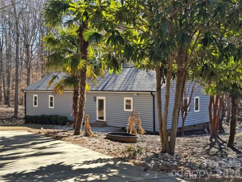 6802 Lowesville Lane Stanley NC 28164