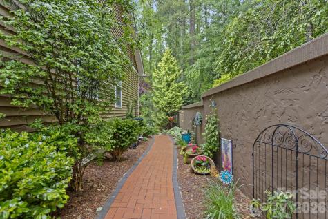 69 Old Pasture Way Hendersonville NC 28739
