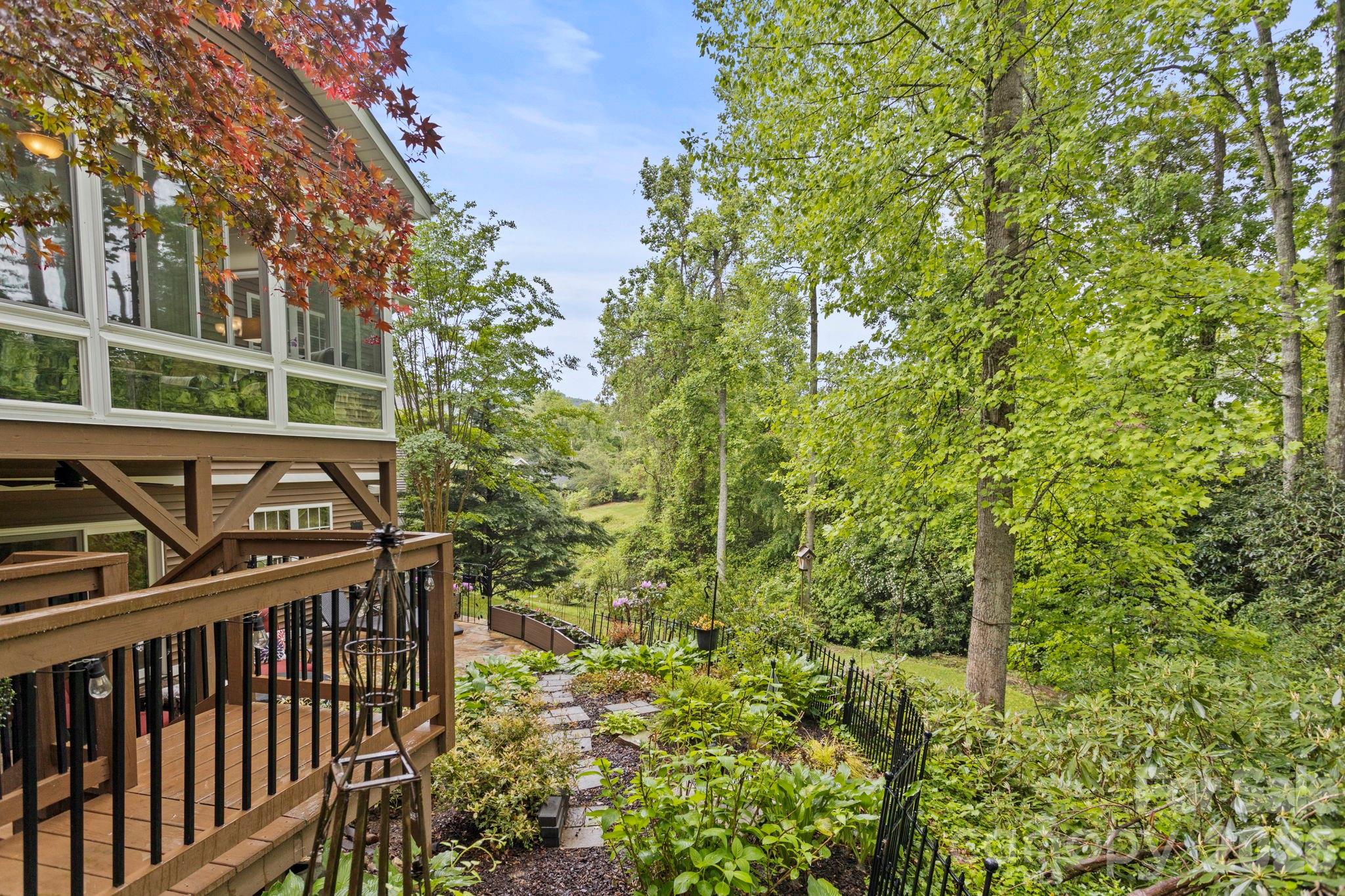 69 Old Pasture Way Hendersonville NC 28739