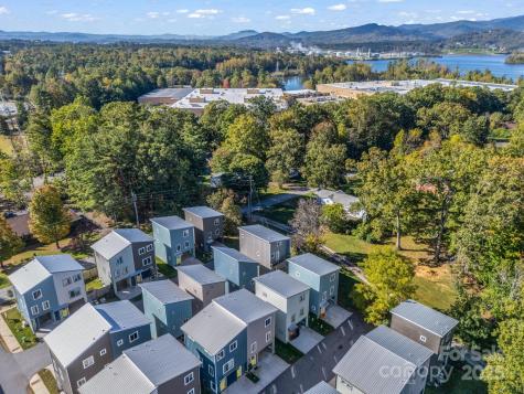 9 W Citra Street Arden NC 28704