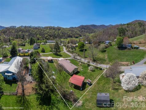 17 Mustang Lane Waynesville NC 28786