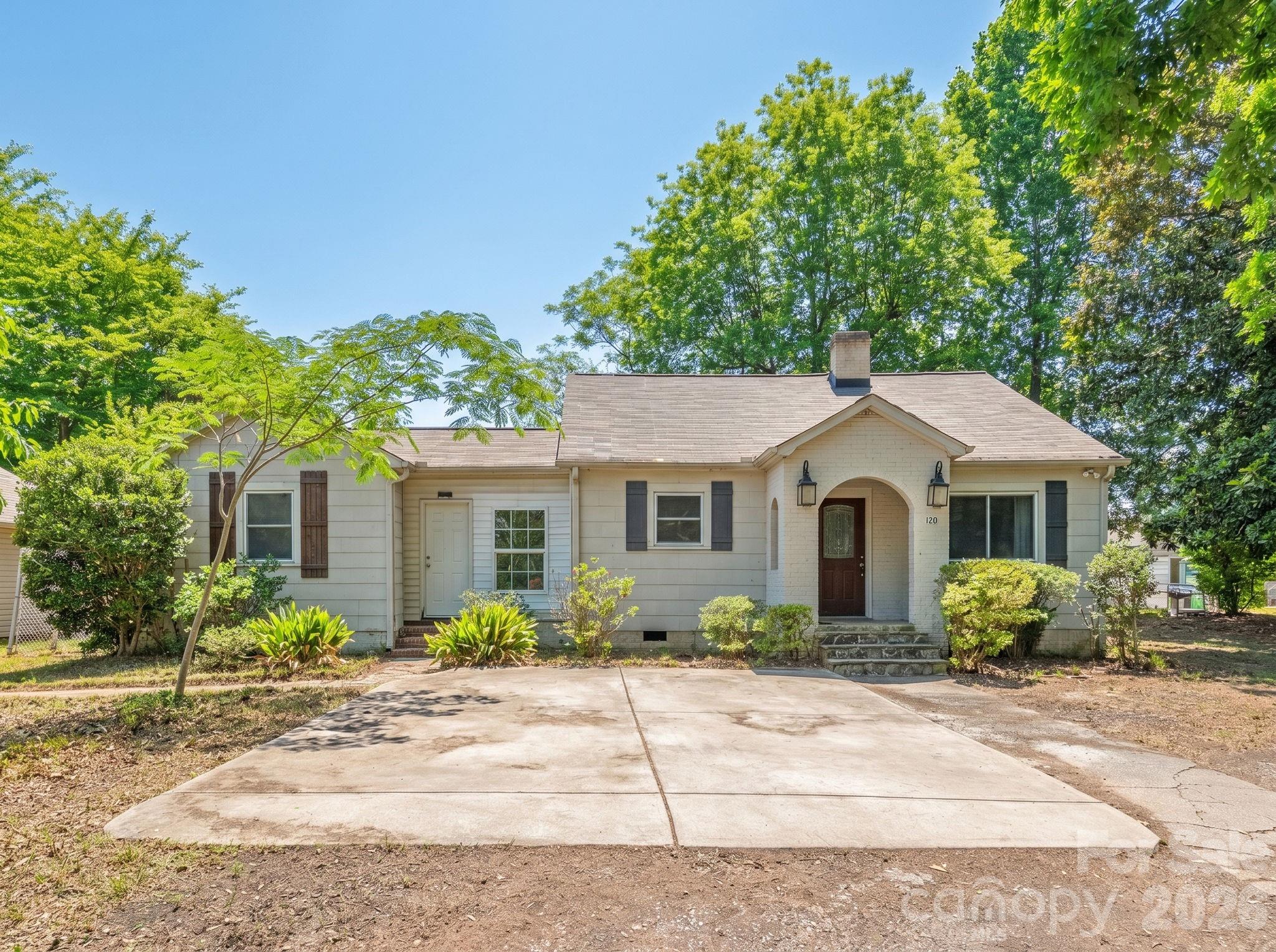 2120 Amesbury Avenue Charlotte NC 28205