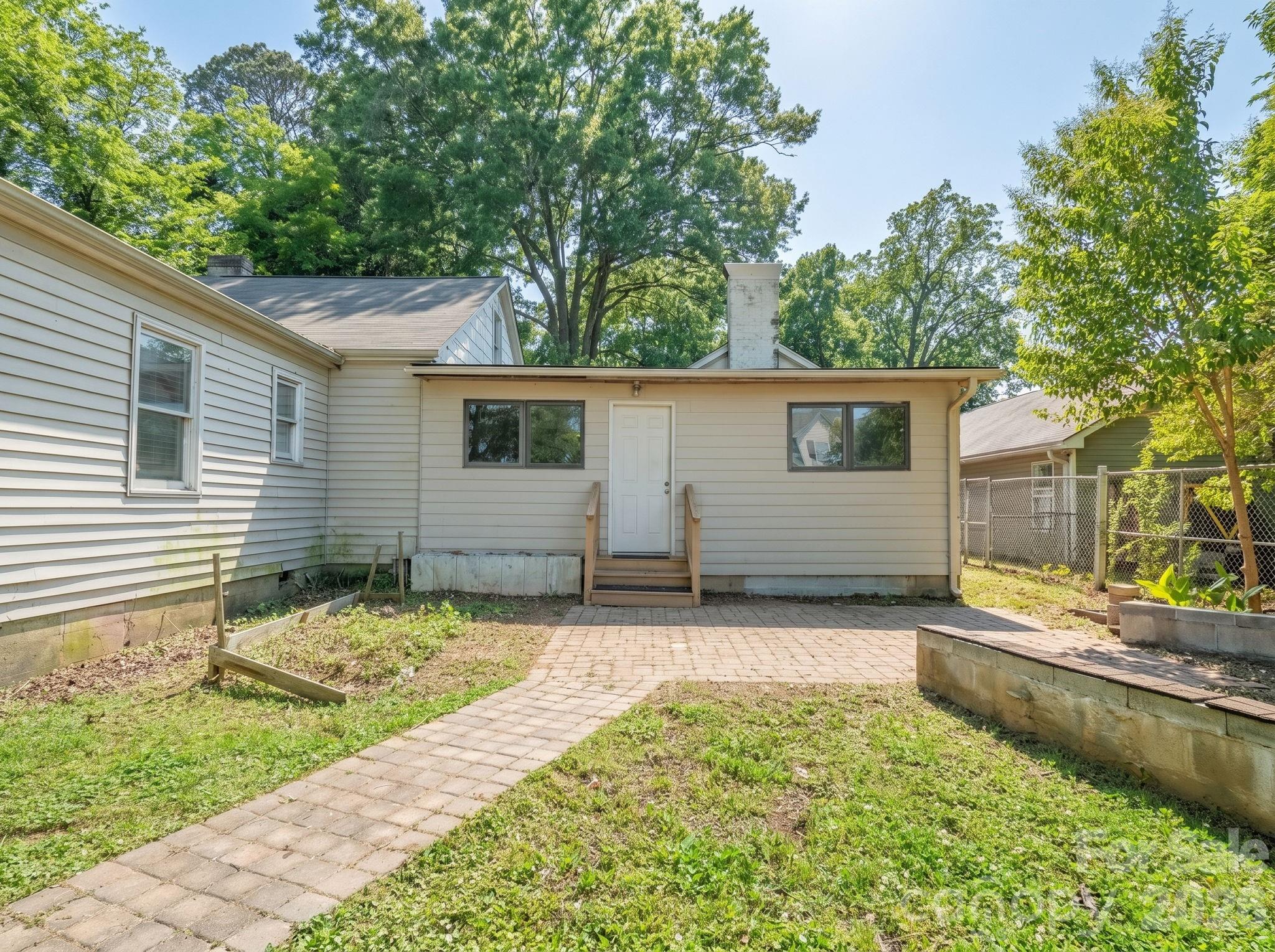 2120 Amesbury Avenue Charlotte NC 28205
