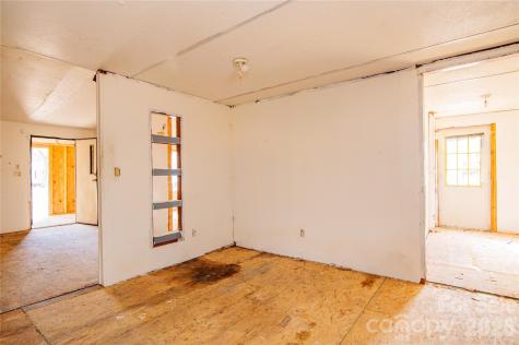 682 Grant Drive Roanoke Rapids NC 27870