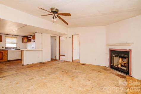 682 Grant Drive Roanoke Rapids NC 27870