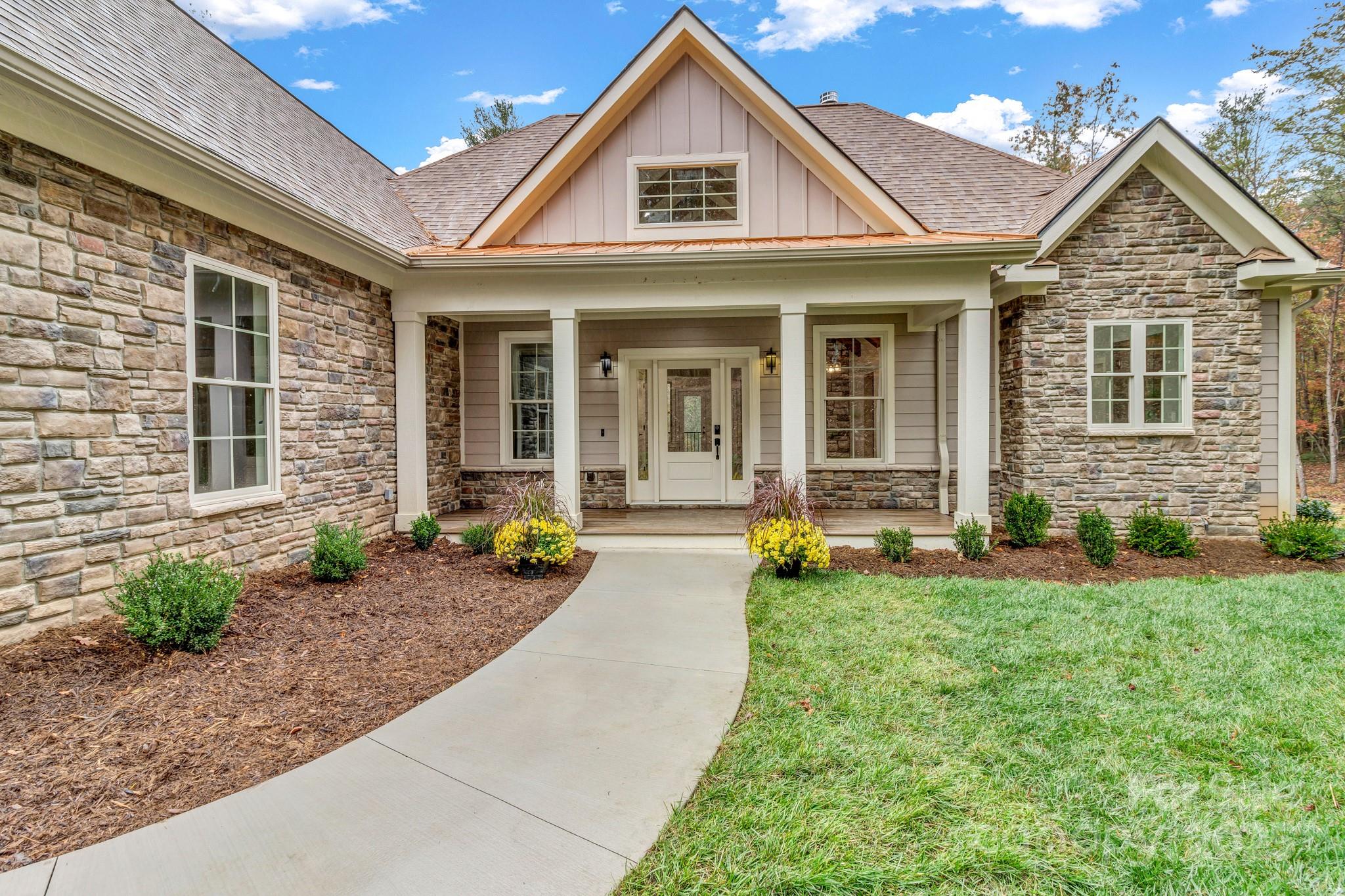 844 Settlers Trail Mars Hill NC 28754