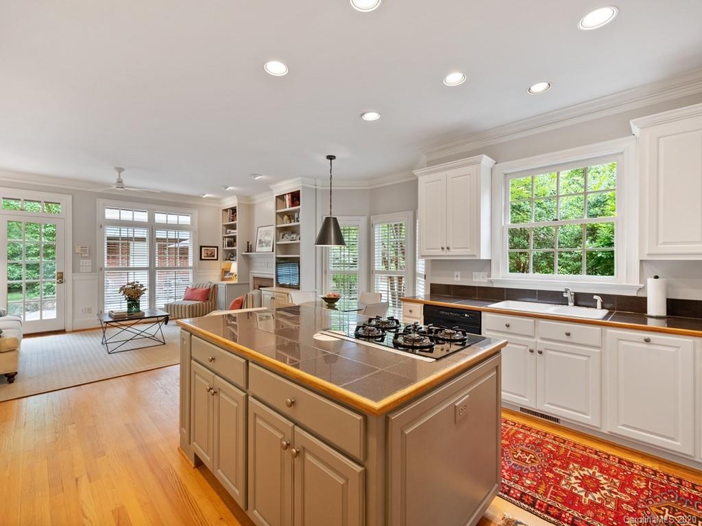 2440 Overhill Road Charlotte NC 28211