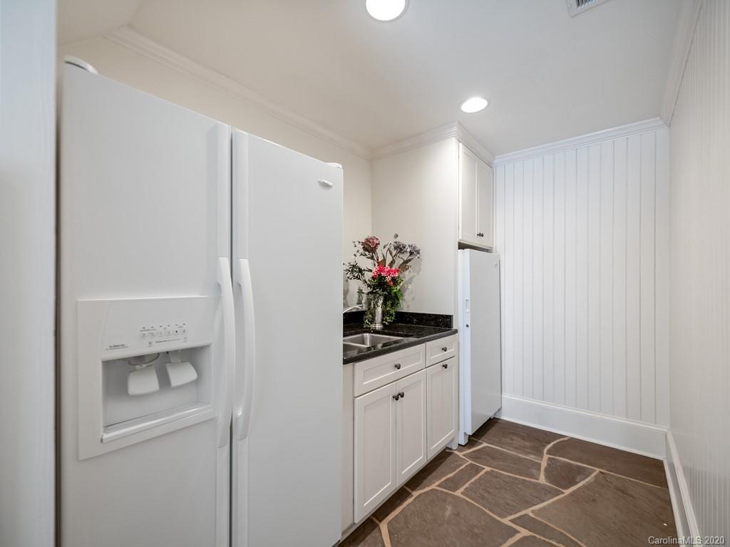 2440 Overhill Road Charlotte NC 28211
