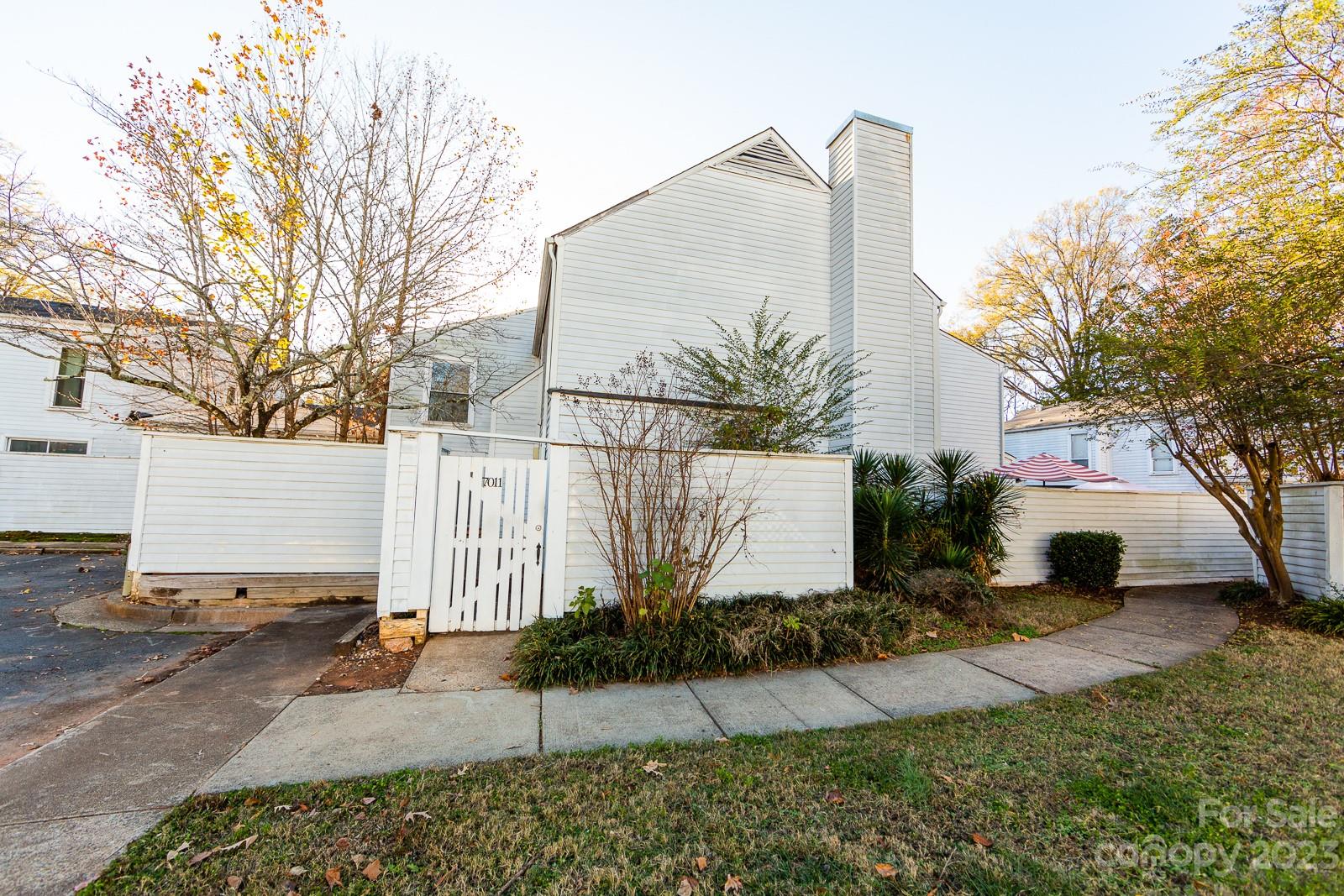 7011 Stonington Lane Charlotte NC 28227