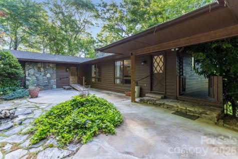 1126 Scenic Circle Waynesville NC 28786