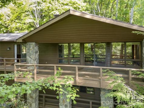 1126 Scenic Circle Waynesville NC 28786