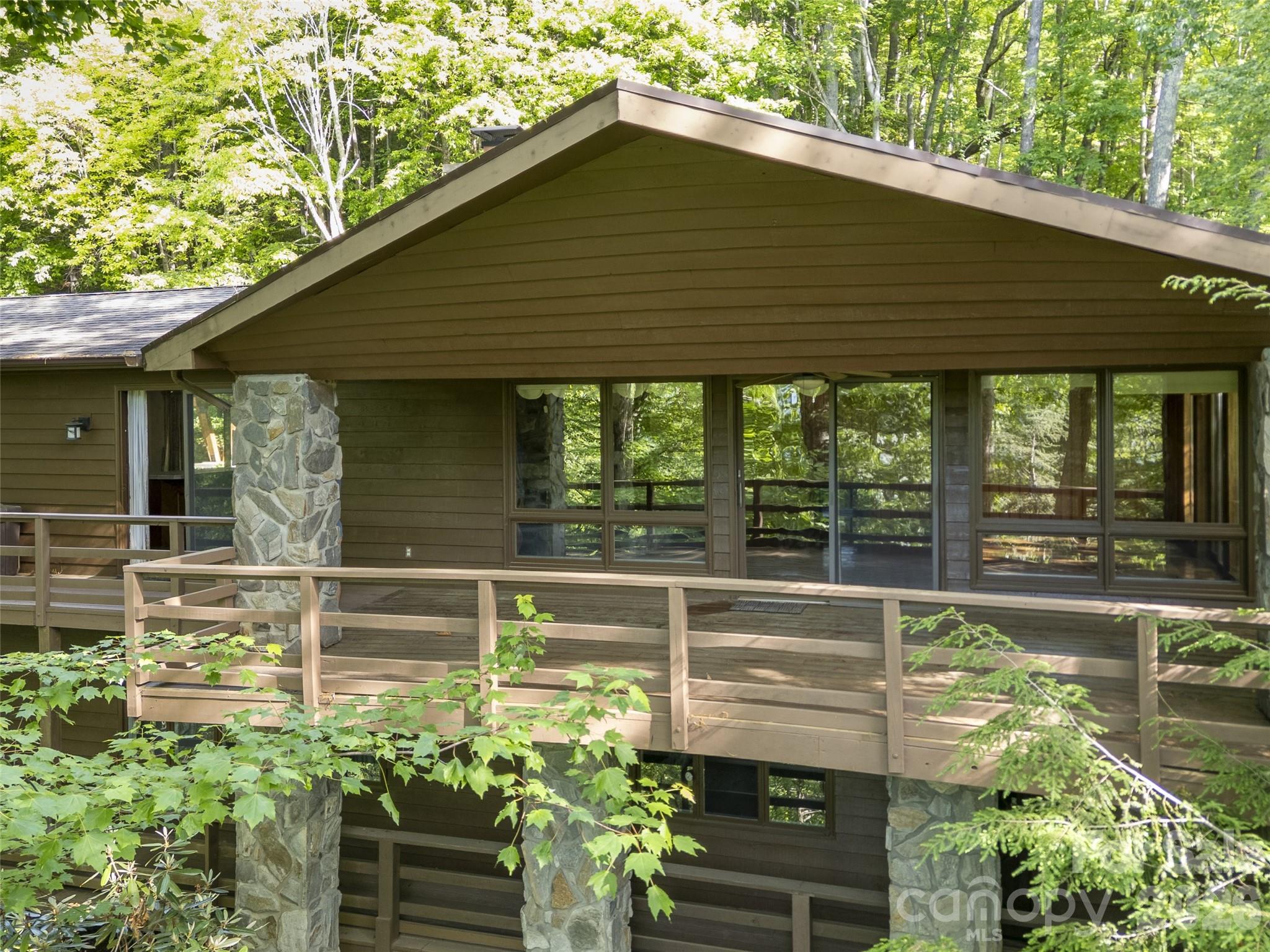 1126 Scenic Circle Waynesville NC 28786