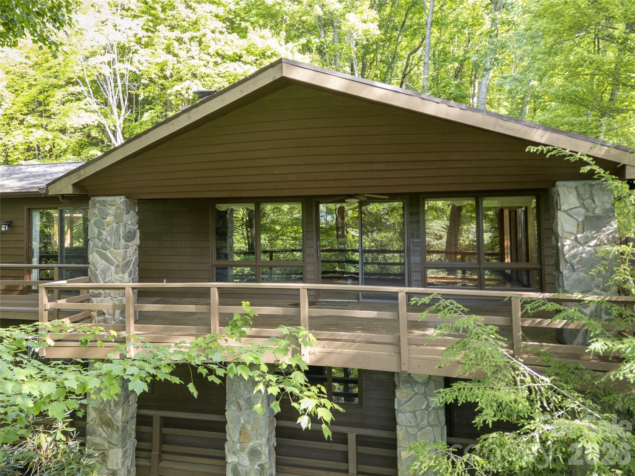 1126 Scenic Circle Waynesville NC 28786