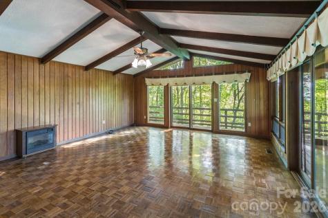 1126 Scenic Circle Waynesville NC 28786