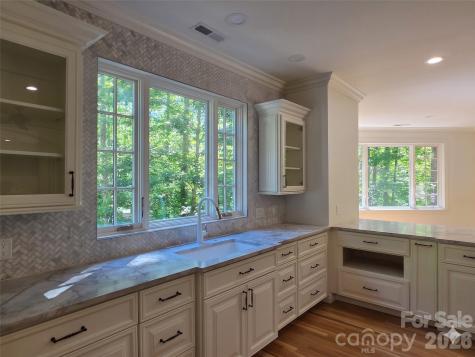 672 Walnut Valley Parkway Arden NC 28704